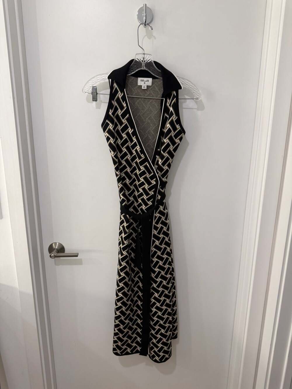 Diane von Furstenberg for Target Black and Neutral Weave Sweaterknit Midi Wrap D - Picture 4 of 9